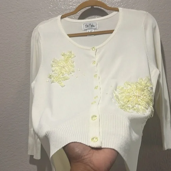 Vintage BOB MACKIE STUDIO Womens Size M Off White Embroidered Cardigan Sweater - Picture 6 of 8